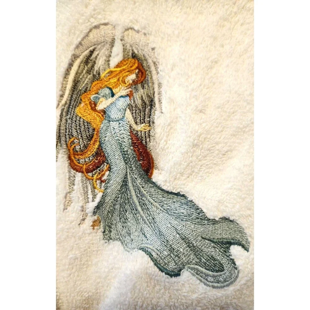 Vintage Christmas Hand Towels Set of 3 Applique Embroidered Holiday Guest Towels